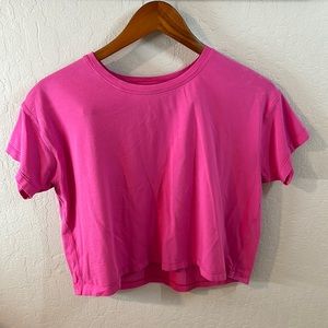 Lululemon cropped hot pink tee, size 6, almost brand new